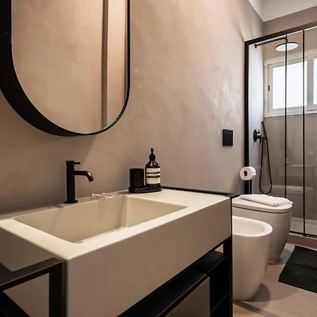Apartamento Via Domenico Fontana 81 *