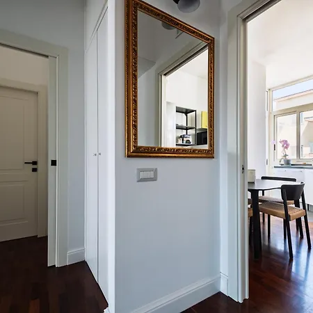 Via Domenico Fontana 81 Apartamento